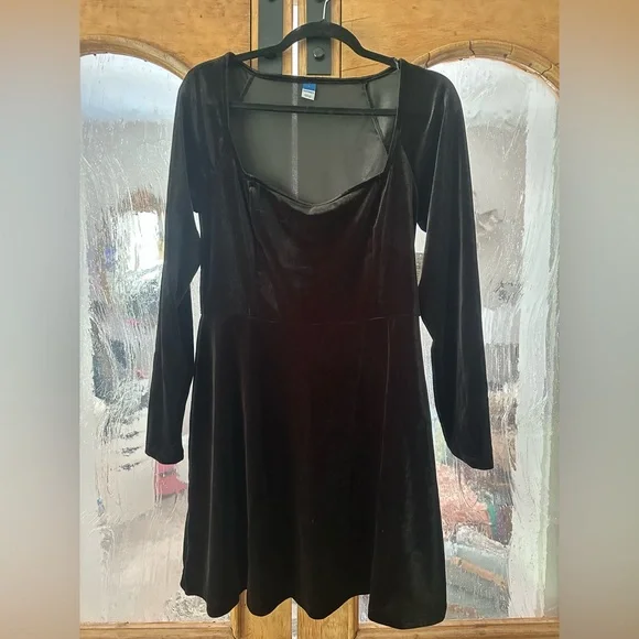 Old Navy Black Long Sleeve Dress - Picture 2 of 4